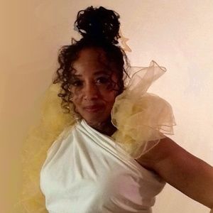 Meet your Posher, Benita